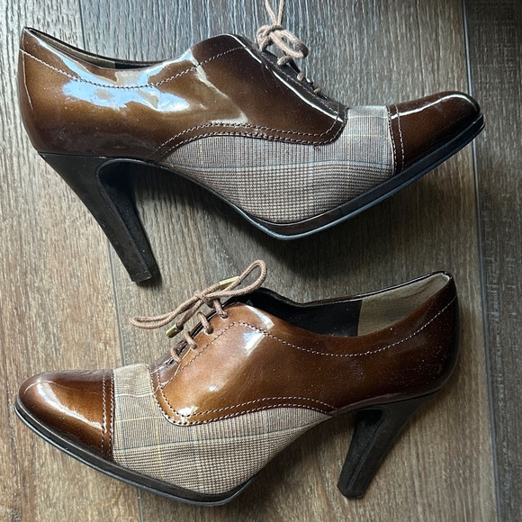 Anne Klein Brown and Tan Heeled Oxfords - Picture 1 of 4